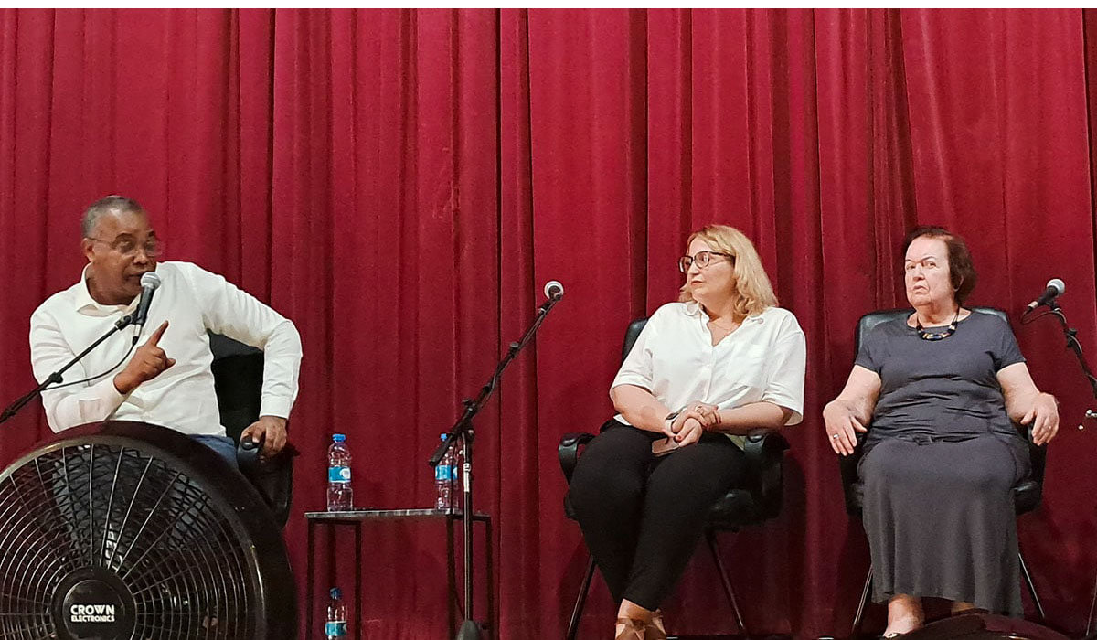 Comunicação, memória histórica e combate à fome marcam a primeira mesa-redonda em conferência internacional da UniCV