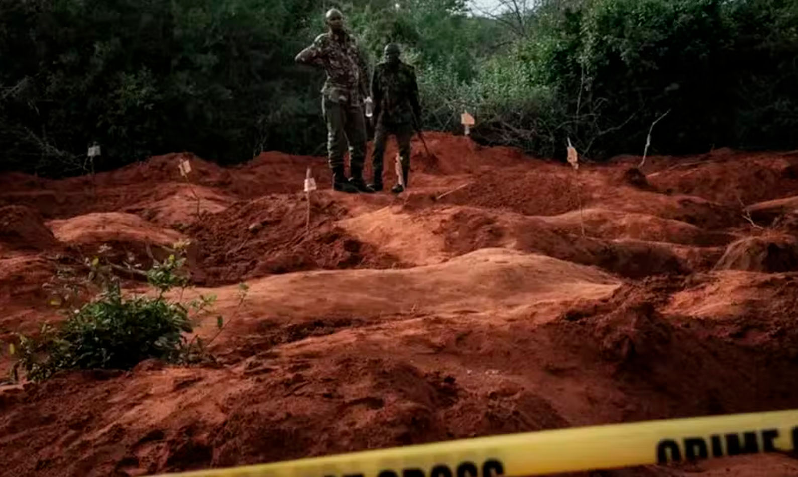 Quénia: Líder de seita considerado culpado pela morte de 190 crianças e um adulto